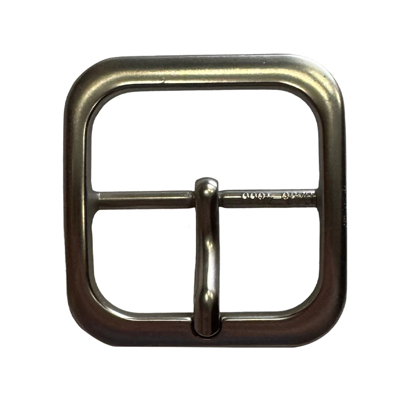 Why does choosing high-strength metal and wear-resistant leather significantly enhance the durability of d-rings?